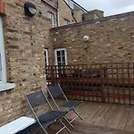 Quiet And Cozy 2 Seperate Bedrooms And 2 Bathroom With Terrace